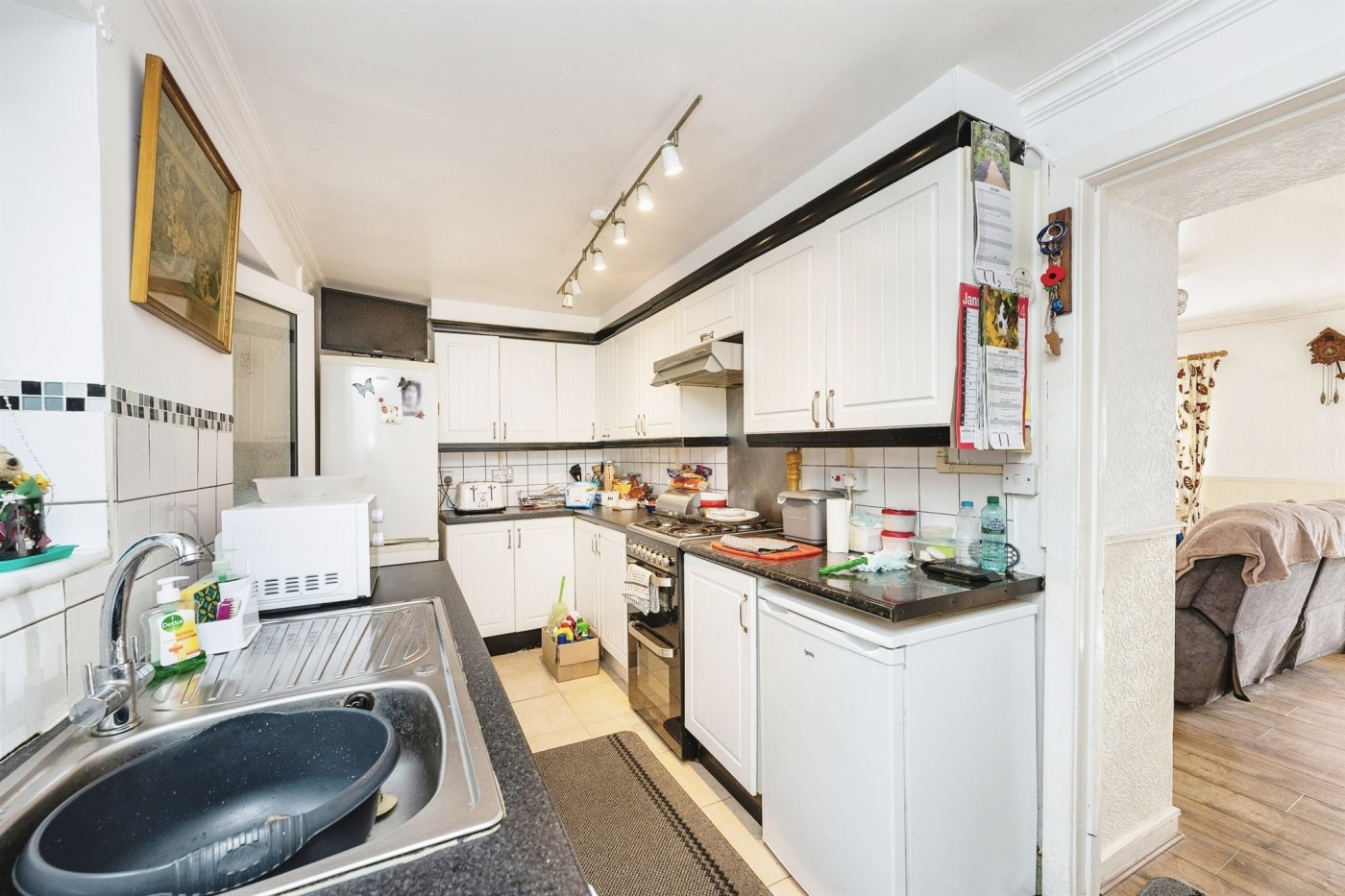 3 bedroom property for sale in High Street, Glynneath, Neath £100,000