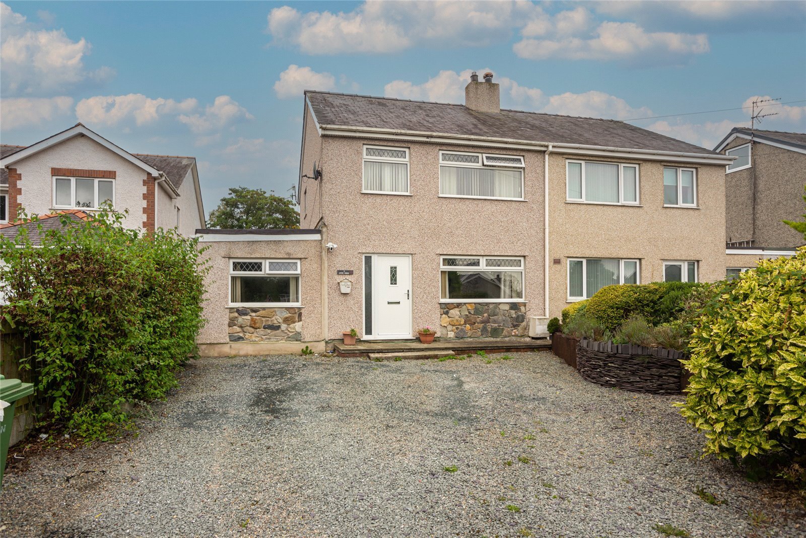 4 bedroom property for sale in Afon Rhos Estate, Llanrug, Caernarfon
