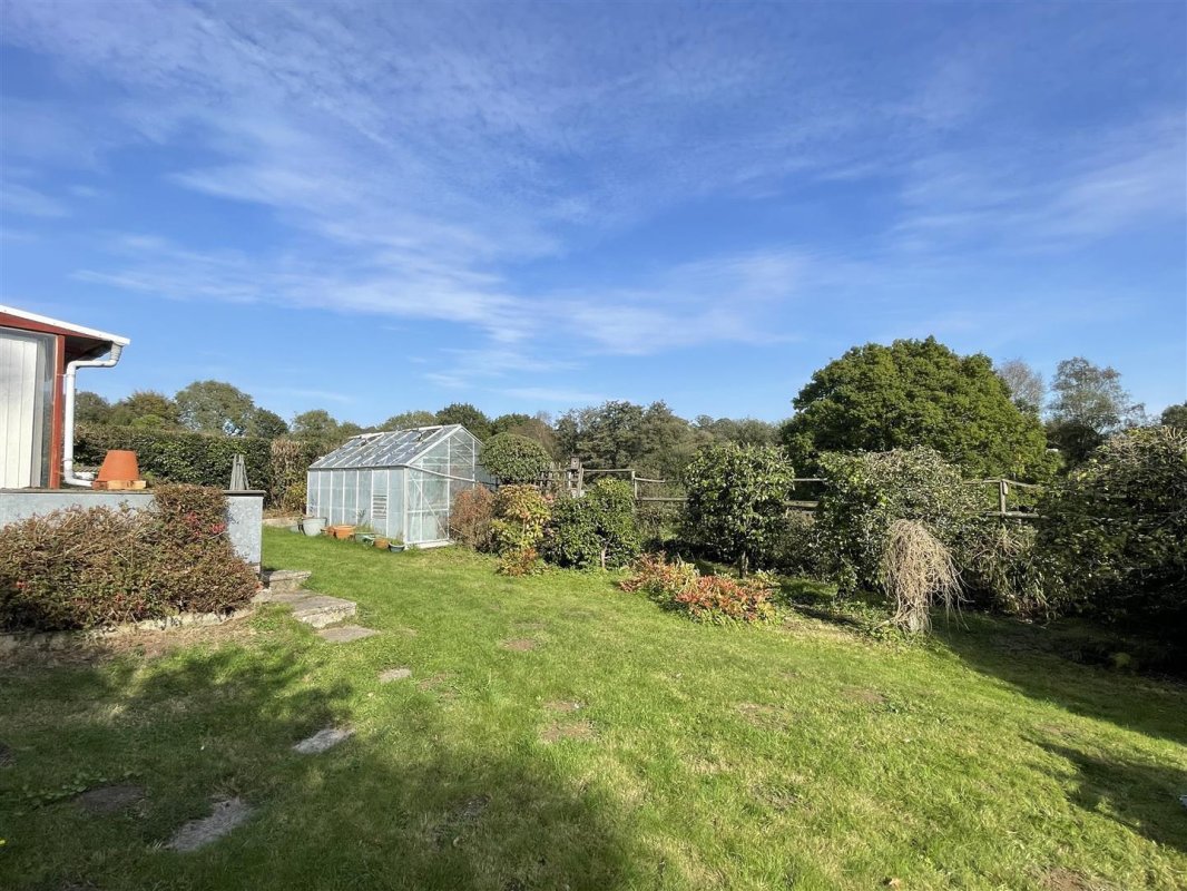 4 bedroom property for sale in Dolmans Hill, Lytchett Matravers, Poole £695,000