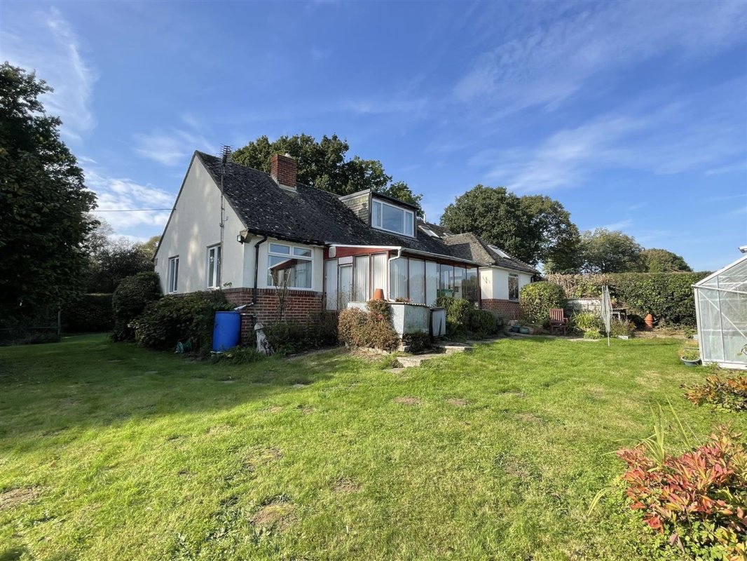 4 bedroom property for sale in Dolmans Hill, Lytchett Matravers, Poole £695,000