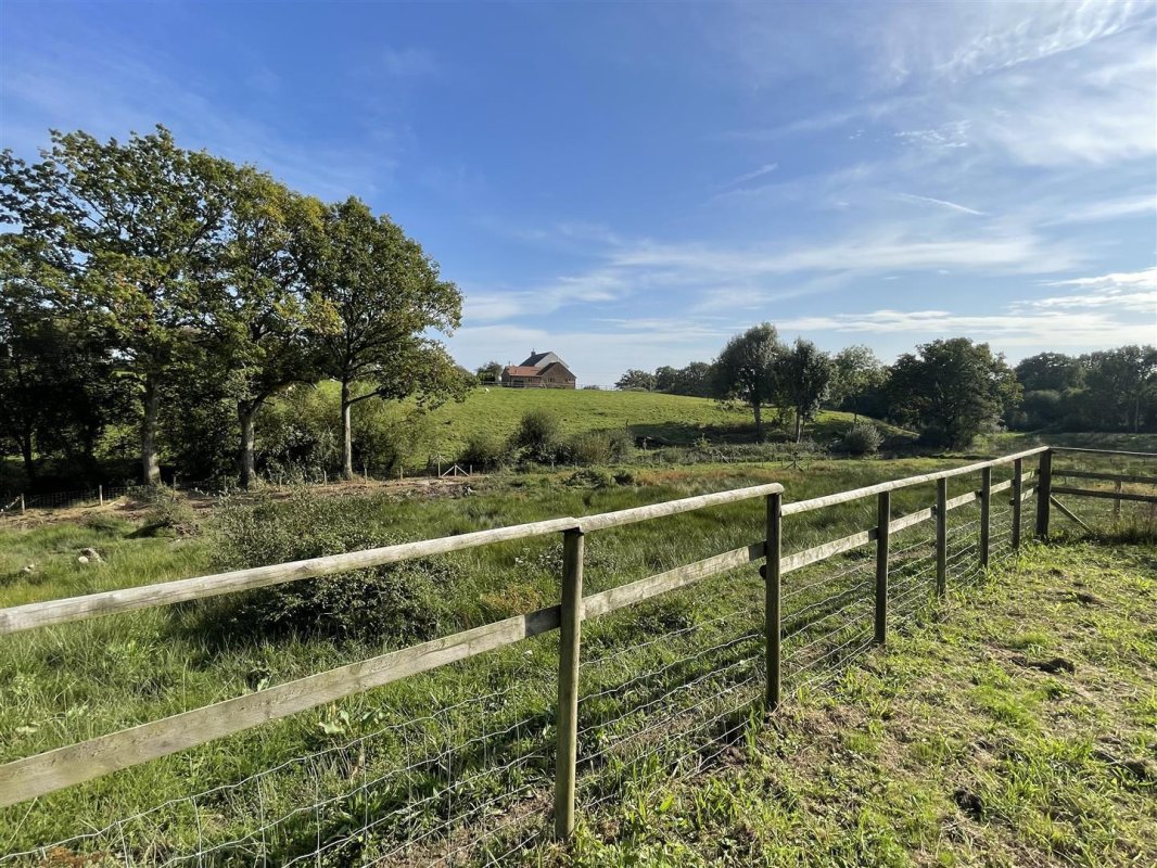 4 bedroom property for sale in Dolmans Hill, Lytchett Matravers, Poole £695,000