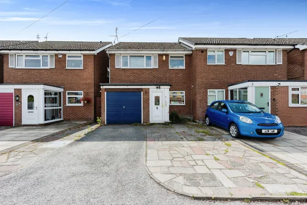 Woodhouse Lane, Sale, M33