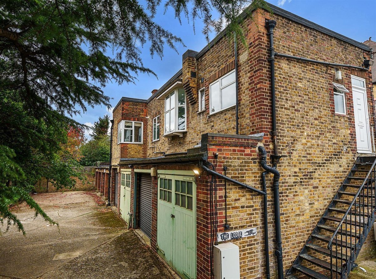 2 bedroom property for sale in The Lodge, Elstow Grange, NW6 £500,000