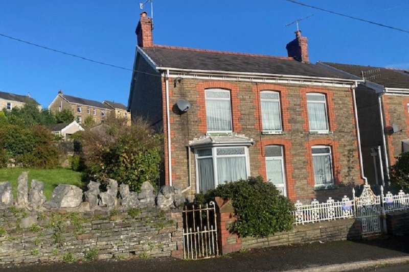 3 bedroom property for sale in Milborough Road, Ystalyfera, Swansea