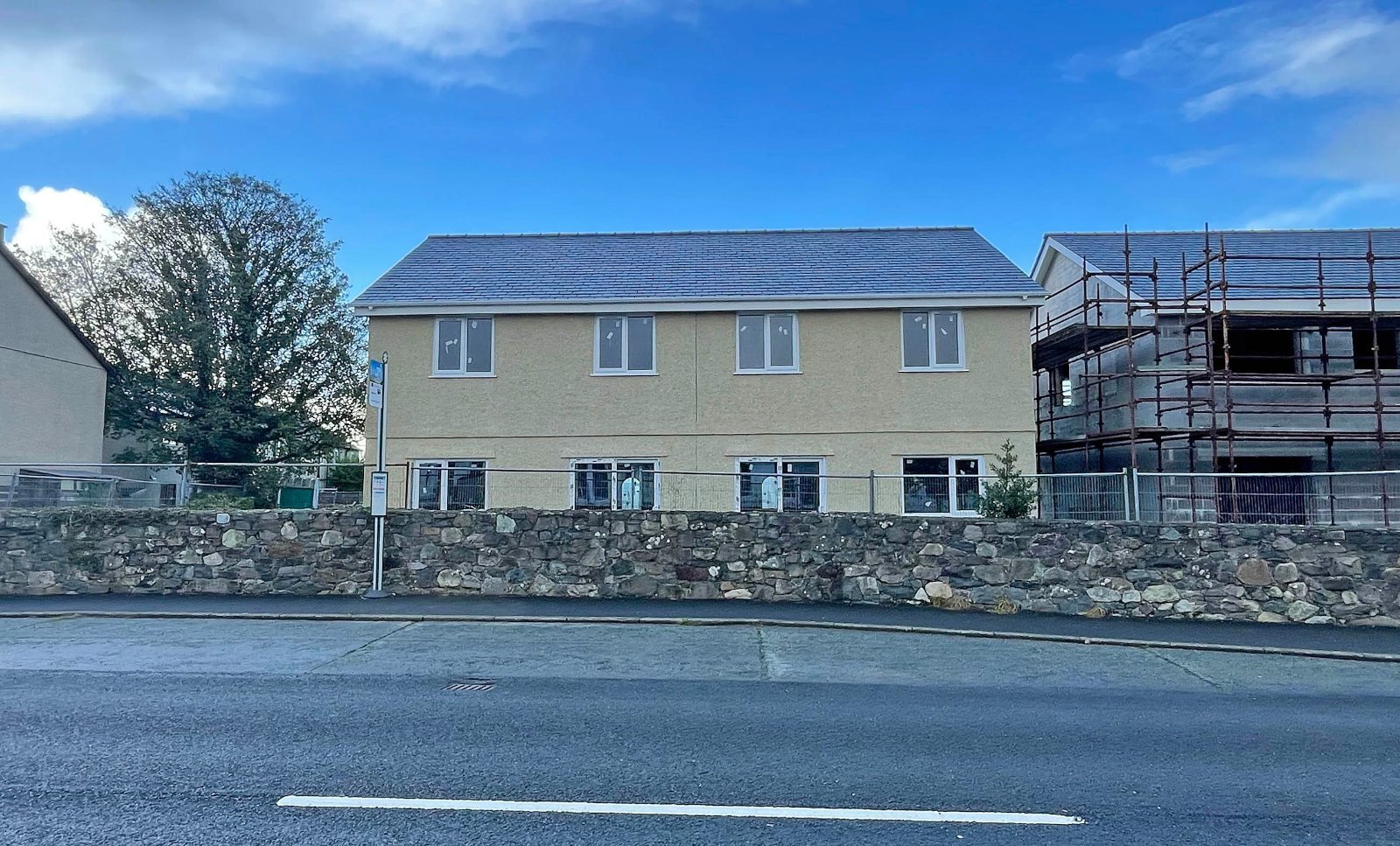 3 bedroom property for sale in Cae'r Eglwys, Llanrug, Caernarfon, LL55