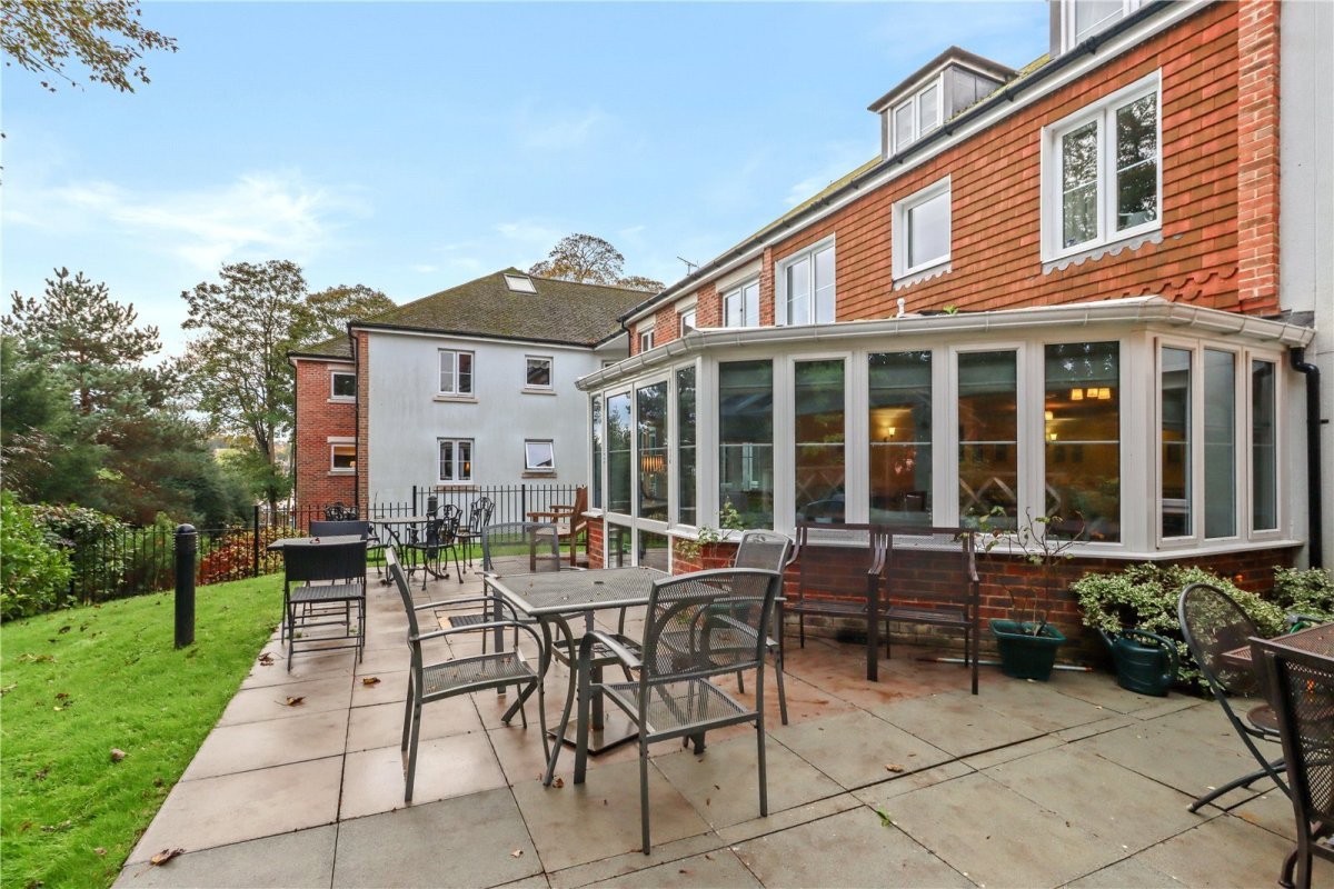 1 bedroom property for sale in Grange Road, Uckfield, East Sussex, TN22