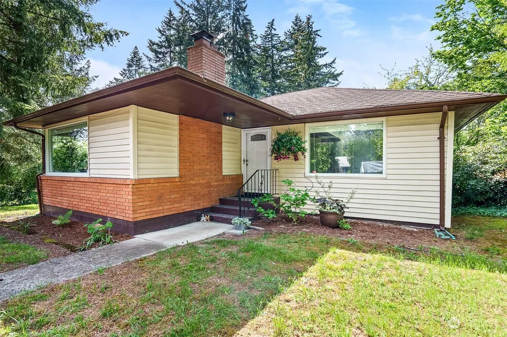 11833 3rd Ave S, Burien, WA 98168