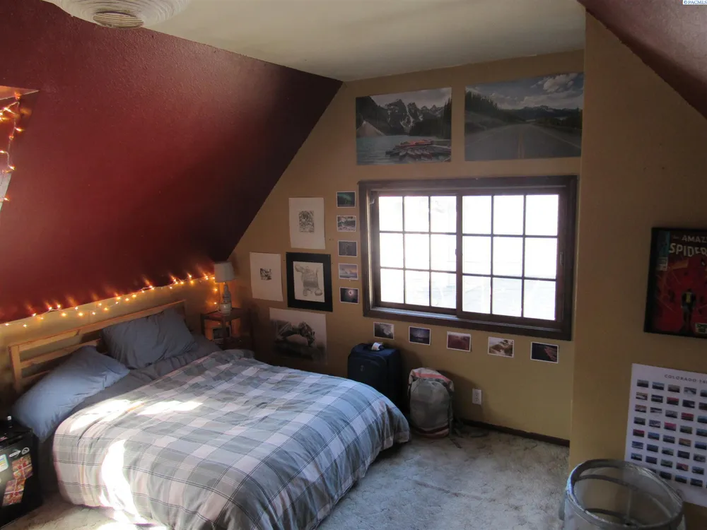 1016 E Main St, Pullman, WA 99163