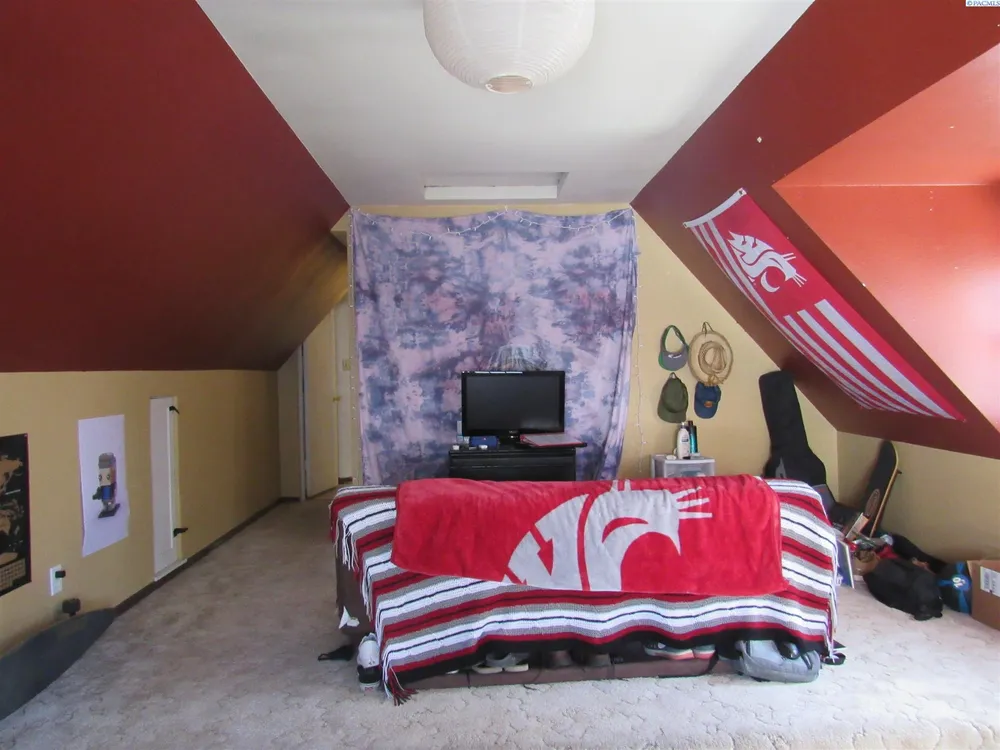 1016 E Main St, Pullman, WA 99163