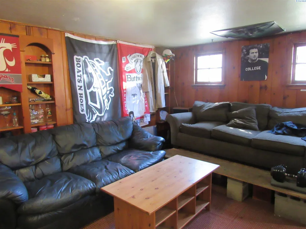 1016 E Main St, Pullman, WA 99163