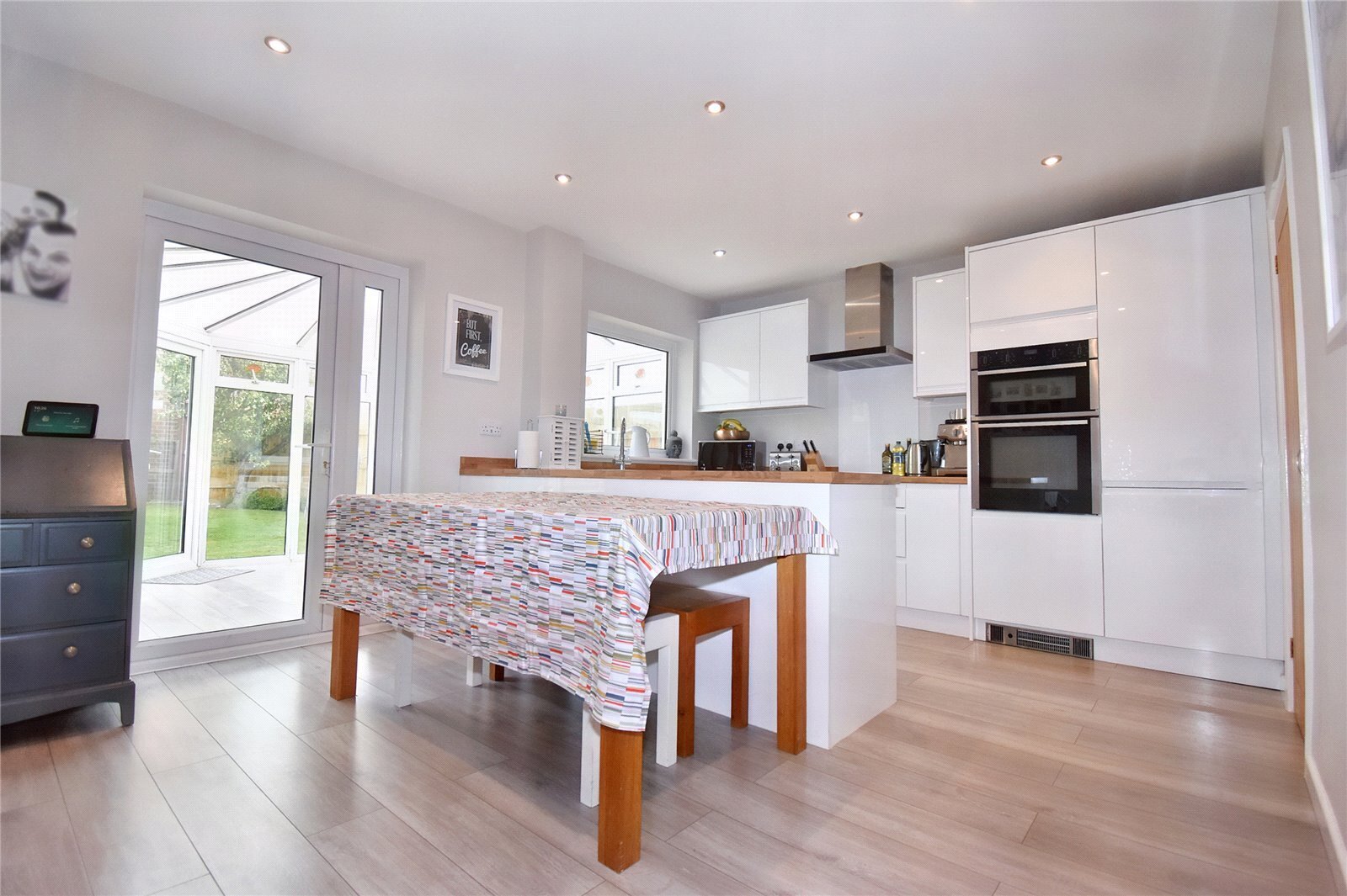 3 bedroom property for sale in Mansell Drive, Newbury, RG14 Guide