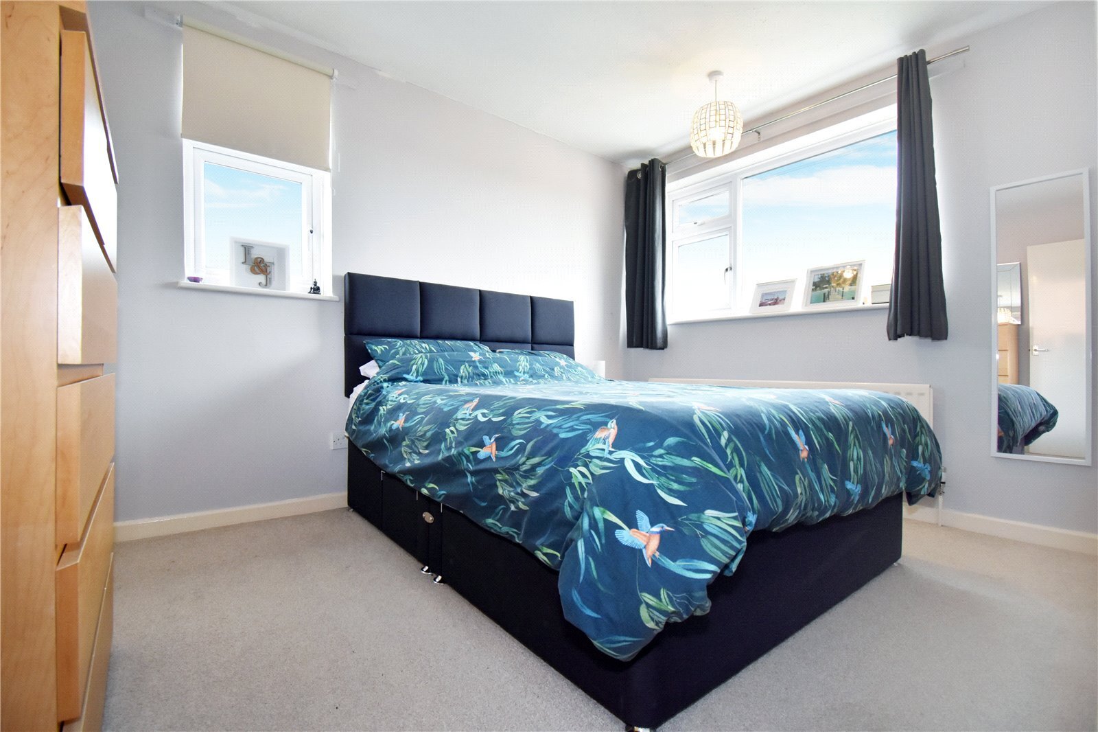 3 bedroom property for sale in Mansell Drive, Newbury, RG14 Guide