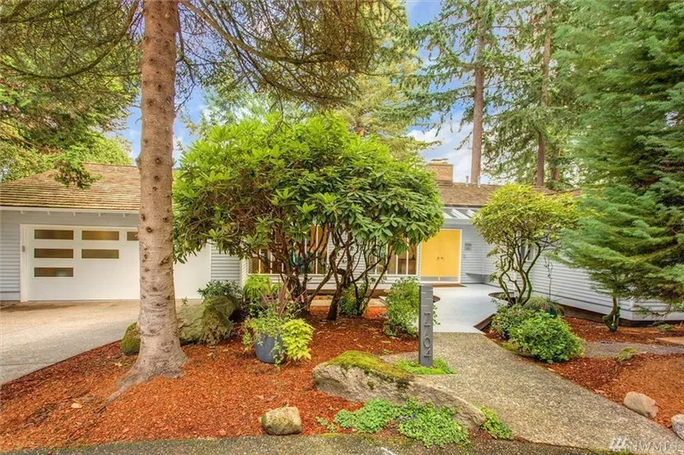 7704 88th Pl SE, Mercer Island, WA 98040