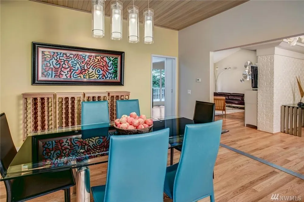 7704 88th Pl SE, Mercer Island, WA 98040
