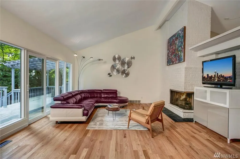 7704 88th Pl SE, Mercer Island, WA 98040
