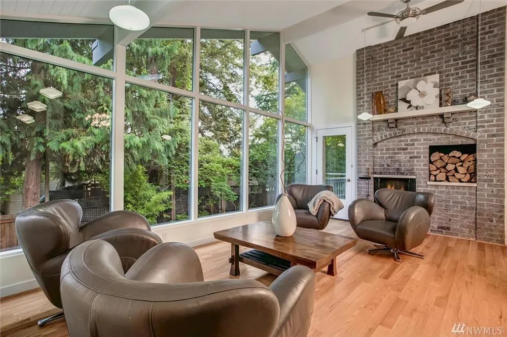 7704 88th Pl SE, Mercer Island, WA 98040