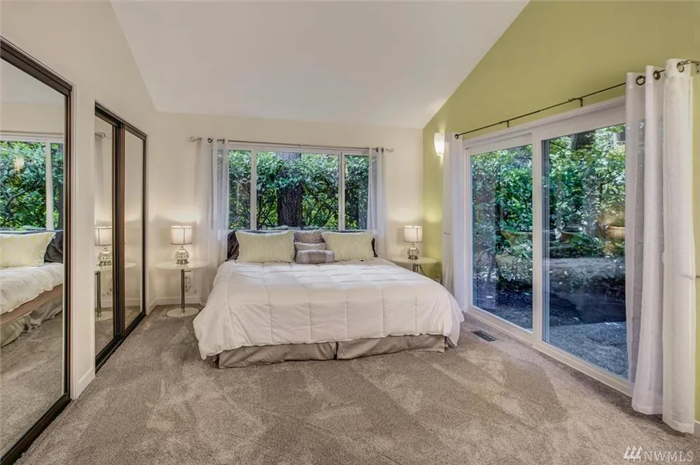 7704 88th Pl SE, Mercer Island, WA 98040