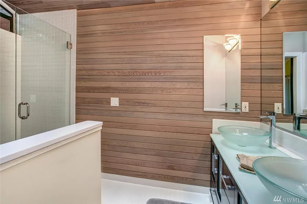 7704 88th Pl SE, Mercer Island, WA 98040