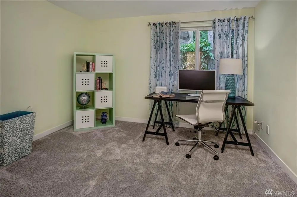 7704 88th Pl SE, Mercer Island, WA 98040