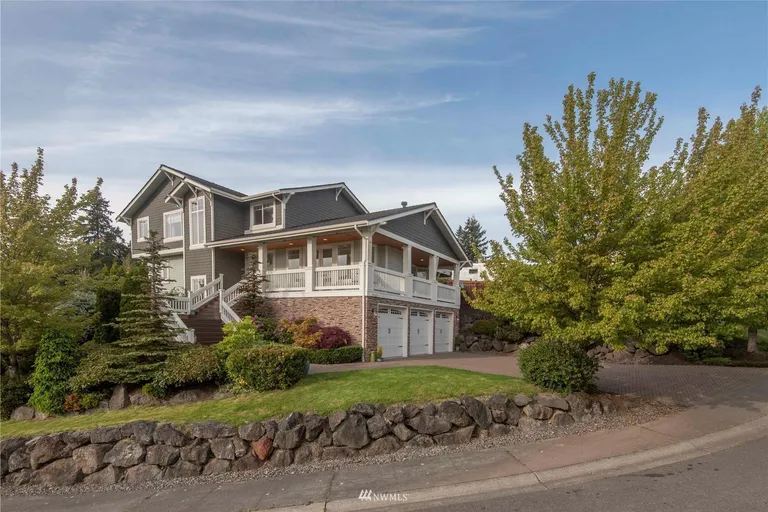 8624 113th Ave SE, Newcastle, WA 98056