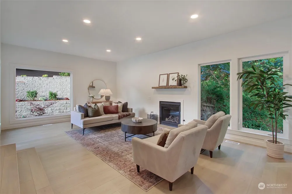14314 Somerset Blvd SE, Bellevue, WA 98006