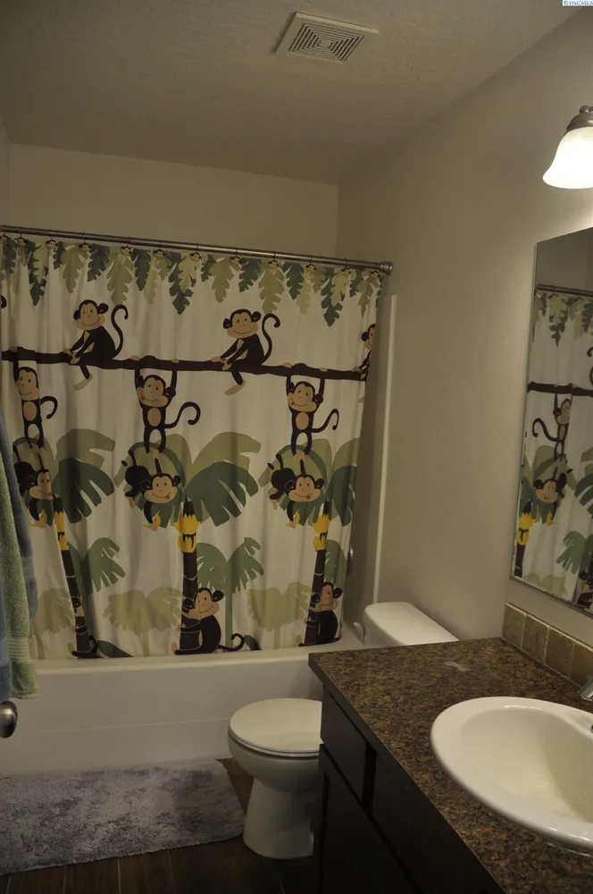 1040 Corral Ct, Pullman, WA 99163