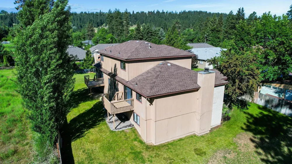 10003 N Stevens Ln, Spokane, WA 99218