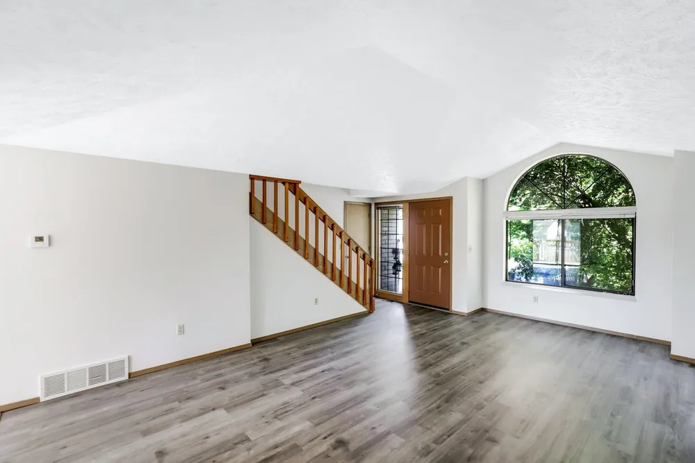 10003 N Stevens Ln, Spokane, WA 99218