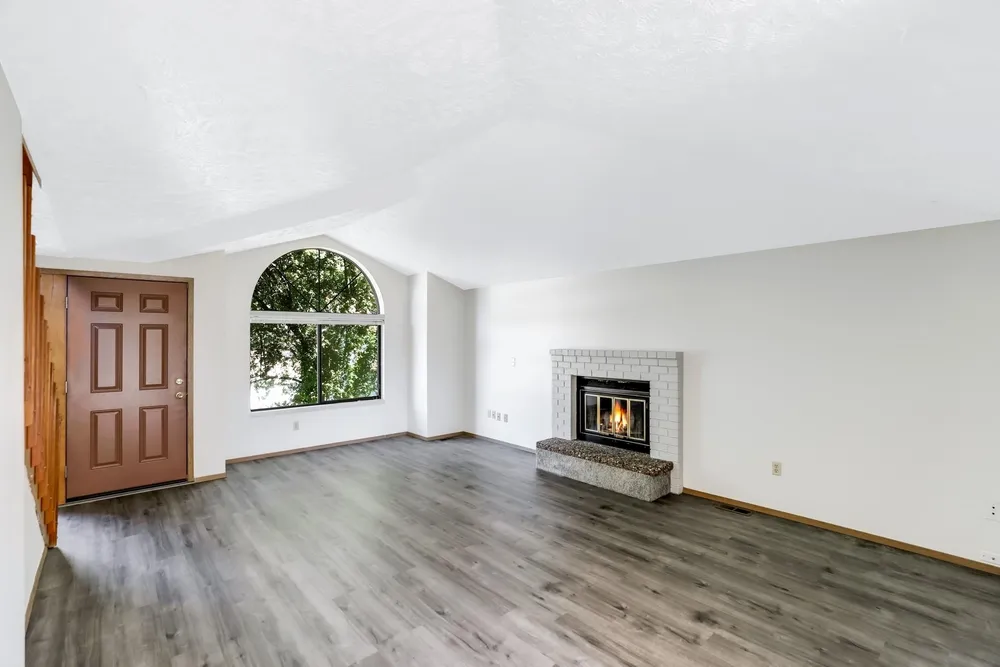 10003 N Stevens Ln, Spokane, WA 99218
