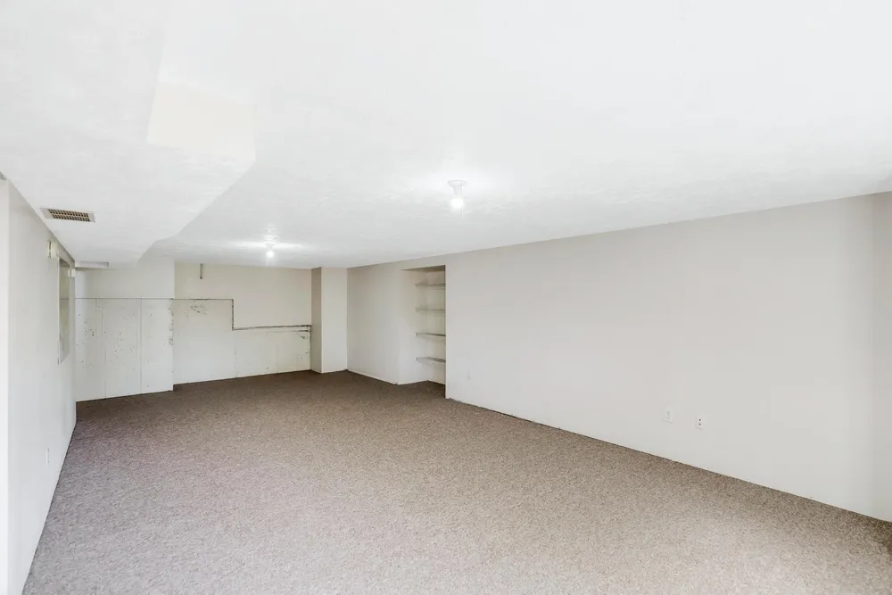 10003 N Stevens Ln, Spokane, WA 99218