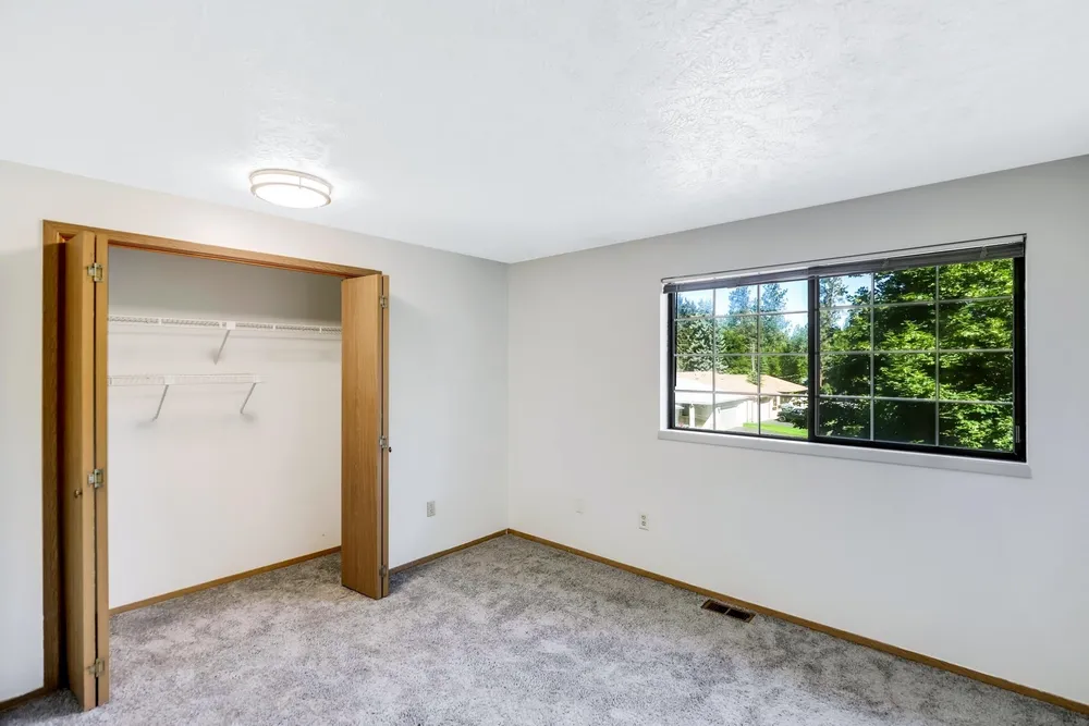 10003 N Stevens Ln, Spokane, WA 99218