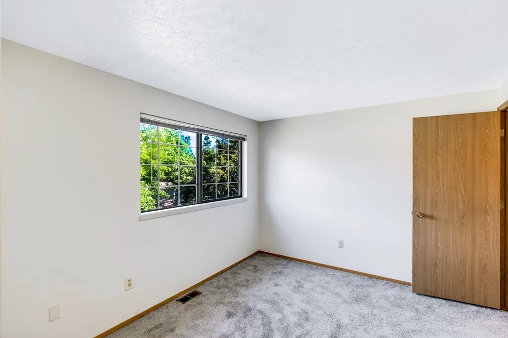 10003 N Stevens Ln, Spokane, WA 99218
