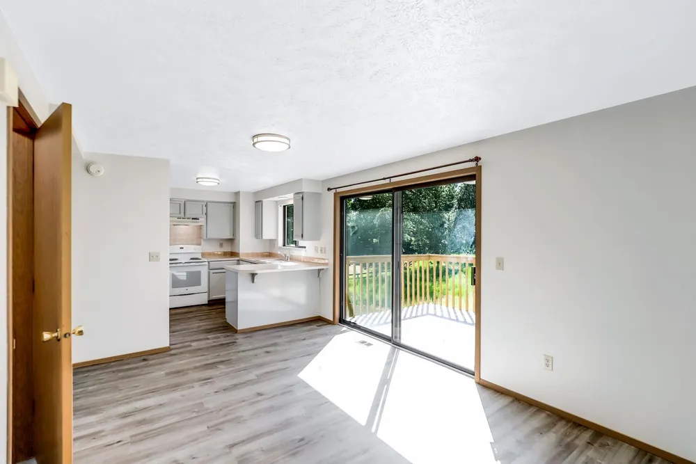 10003 N Stevens Ln, Spokane, WA 99218