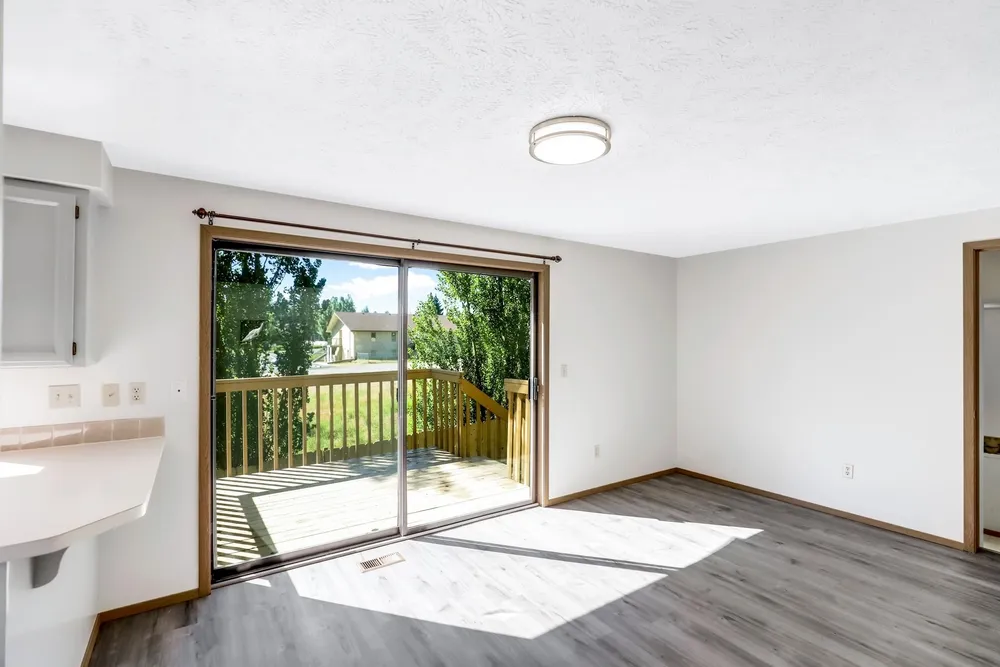 10003 N Stevens Ln, Spokane, WA 99218
