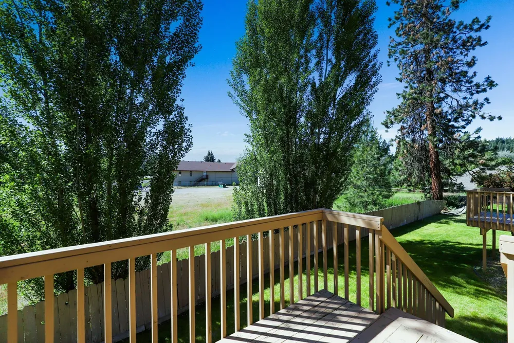 10003 N Stevens Ln, Spokane, WA 99218