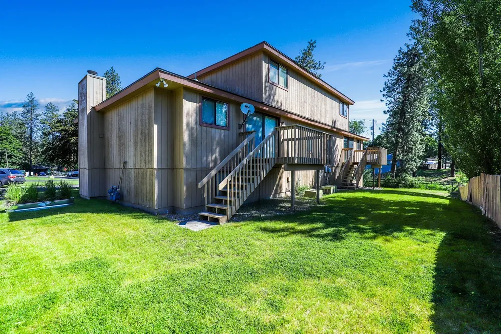 10003 N Stevens Ln, Spokane, WA 99218