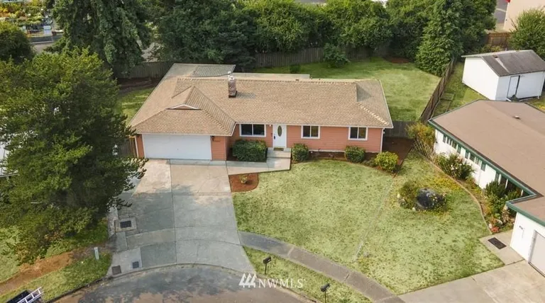 10509 SE 237th St, Kent, WA 98031