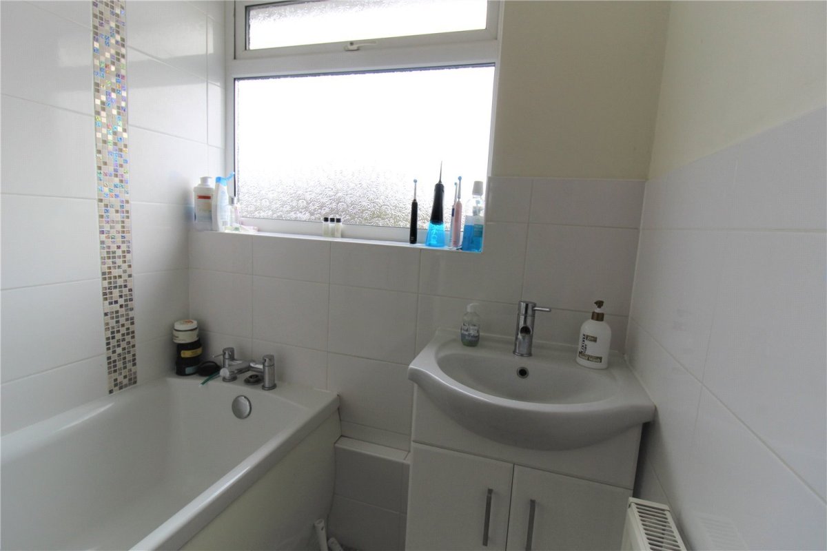 3 bedroom property for sale in Rectory Avenue, Rochford, Essex, SS4