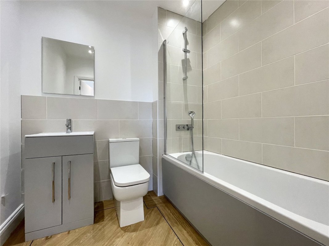 2 bedroom property to let in 311 Wimborne Road, Poole, Dorset, BH15 £