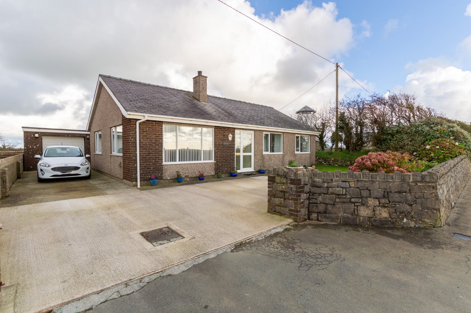 3 bedroom property for sale in Llanerchymedd, Isle of Anglesey, LL71