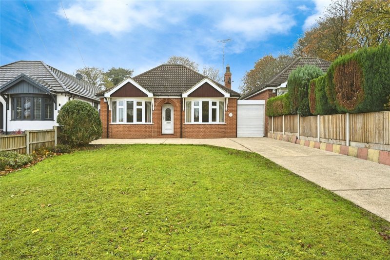 3 bedroom property for sale in Southwell Road West, Mansfield