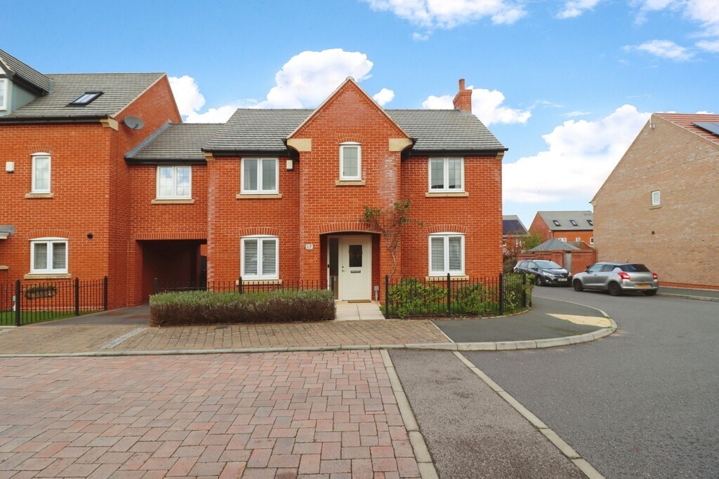4 bedroom property in Roundhouse Drive, Cawston, Rugby Guide price £