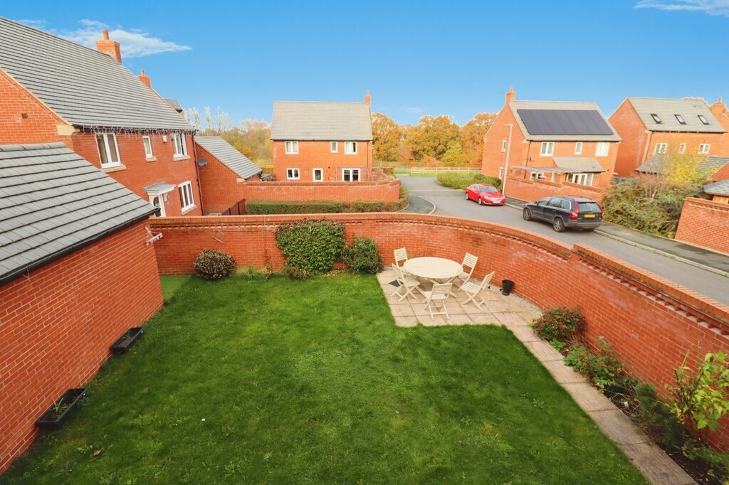 4 bedroom property in Roundhouse Drive, Cawston, Rugby Guide price £