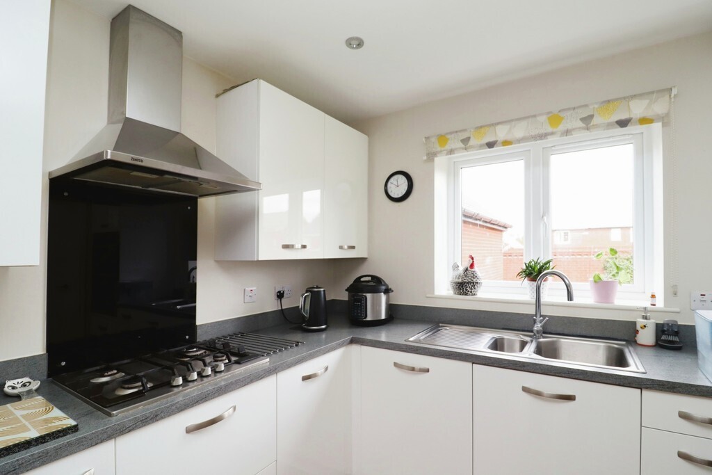 4 bedroom property in Roundhouse Drive, Cawston, Rugby Guide price £