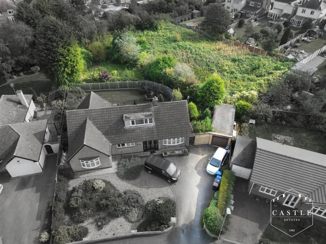 property for sale in Chesterfield Way, Barwell Guide price £475,000