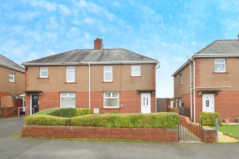 3 bedroom property for sale in Tirgof, Llangennech, Llanelli