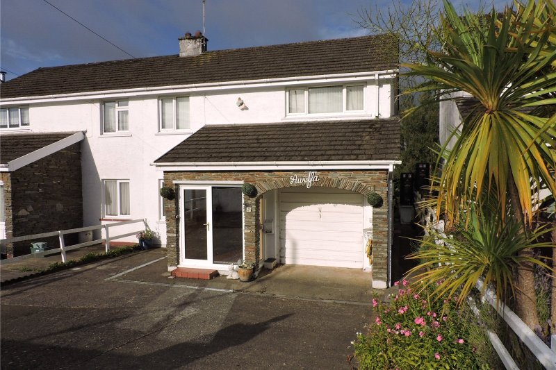 3 bedroom property for sale in Brynhyfryd, Llandissilio, Clunderwen