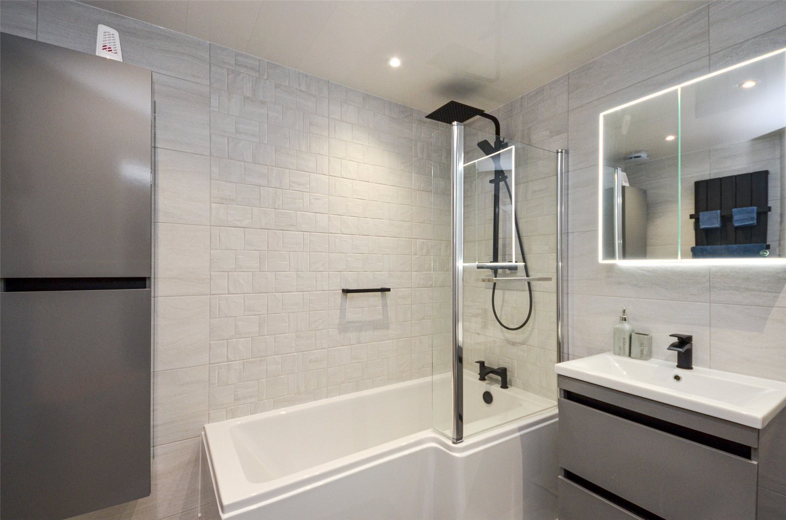 2 bedroom property for sale in Bryn Y Bia Road, Llandudno, Conwy, LL30