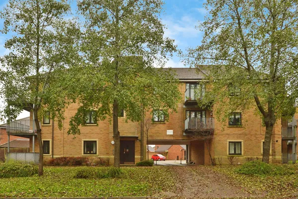 Stapeley Court, Westcroft, Milton Key...