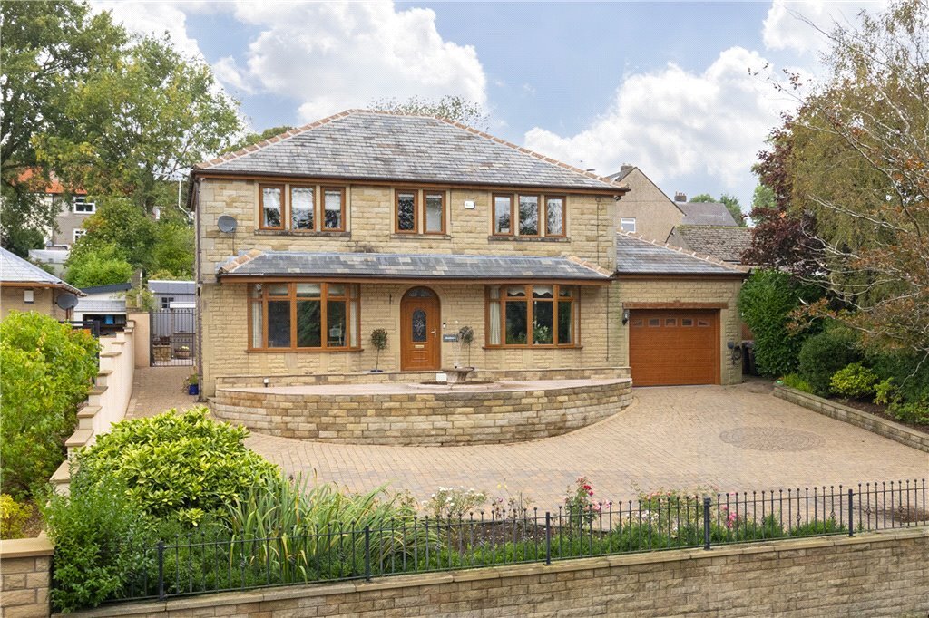 5 bedroom property for sale in Keighley Road, Laneshawbridge, Lancashire, BB8 Offers over £600,000